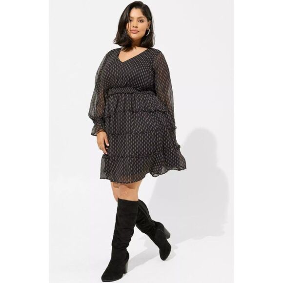 torrid Dresses & Skirts - NWT Sparkly Black Print Plus Sz 2X Lined Tiered Knee Length Dress Pockets TORRID